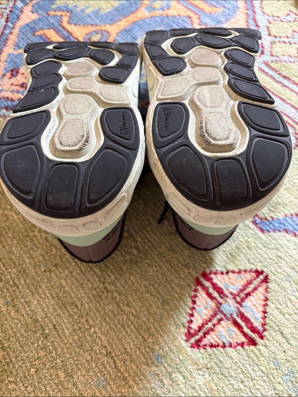 New Balance Women's Black with Mint Green Fresh Foam Running Shoes 👟 81/2 - Picture 4 of 4